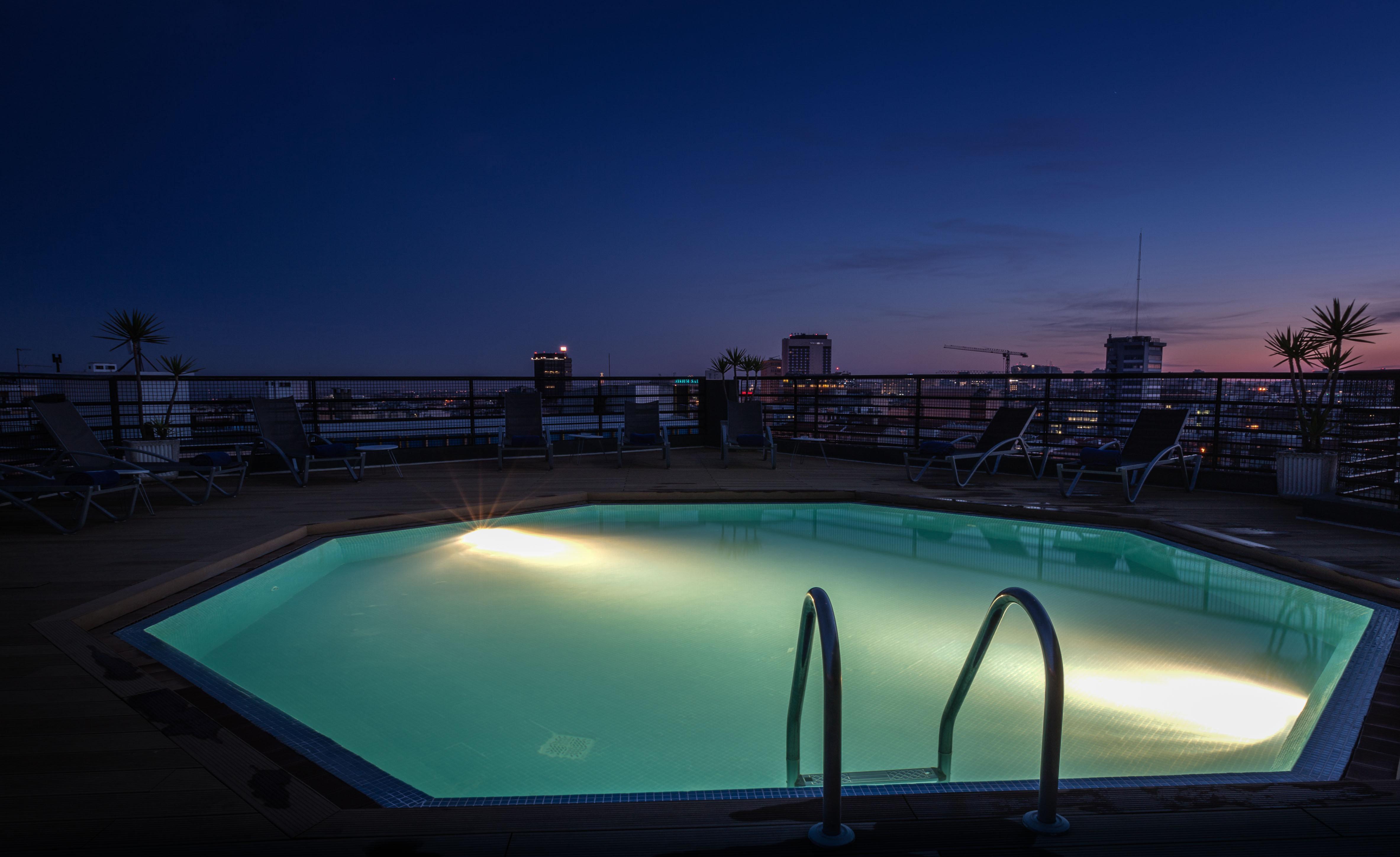 Holiday Inn Lisbon By Ihg Esterno foto