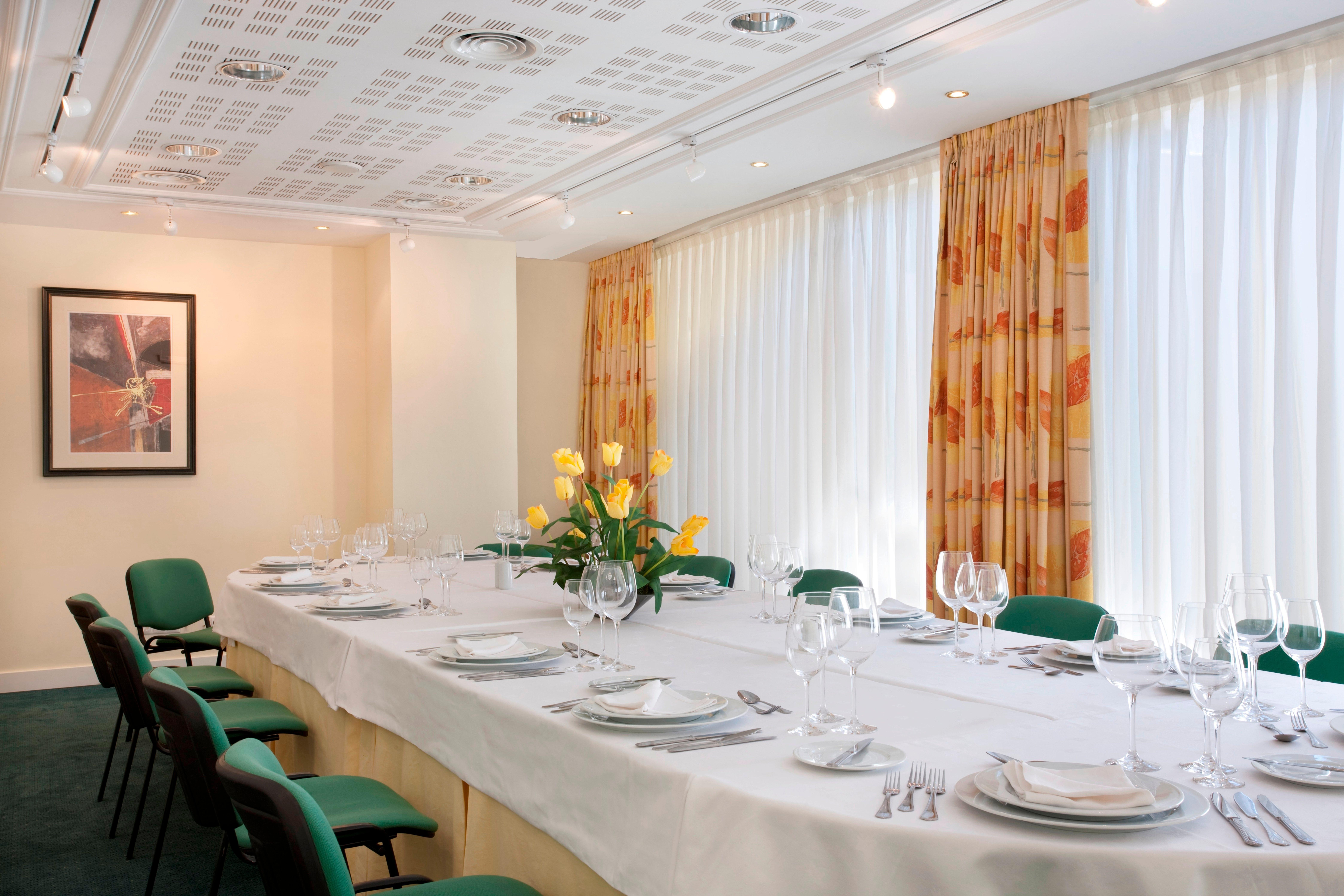 Holiday Inn Lisbon By Ihg Esterno foto